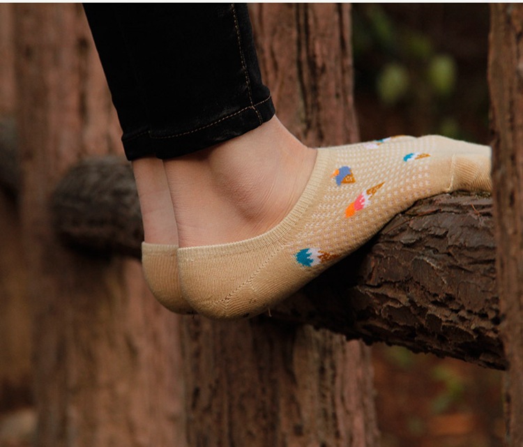 ถุงเท้ารองส้น สีน้ำตาล