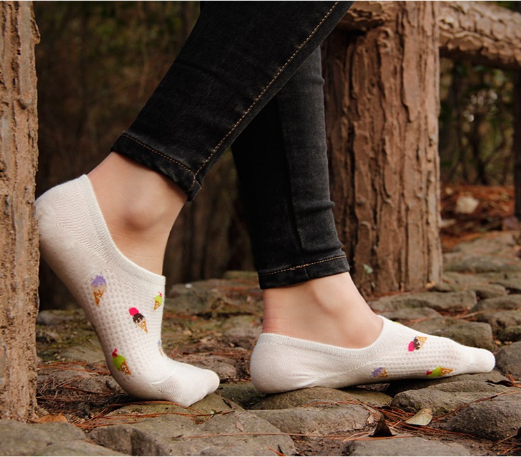 ถุงเท้ารองส้น สีขาว