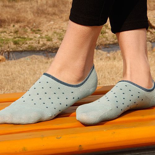 ถุงเท้าเกาหลีรองส้น ลายจุด สีเทา