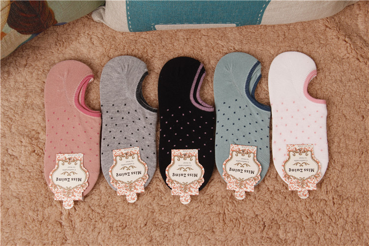 เซตถุงเท้ารองส้น ลายจุด ใส่สบาย