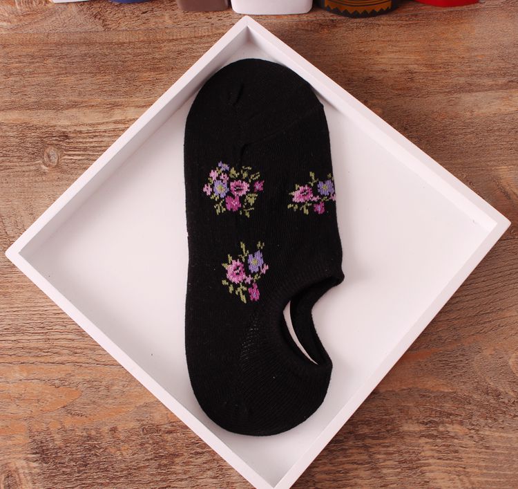ถุงเท้ารองส้นน่ารัก ลายดอกไม้น่ารัก สีดำ